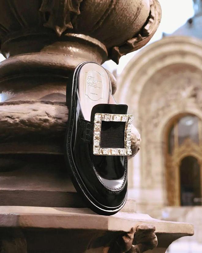 27秋冬休闲女鞋元素趋势预测J9国际集团大牌女鞋--26(图3) 27秋冬休闲女鞋元素趋势预测J9国际集团大牌女鞋--26(图3)