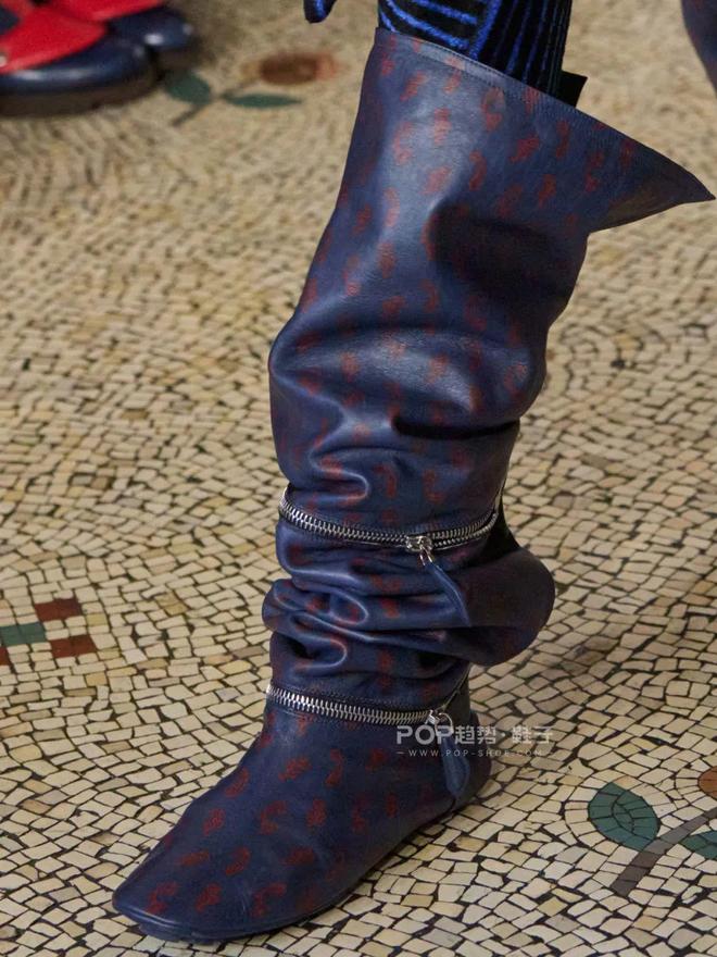 27秋冬休闲女鞋元素趋势预测J9国际集团大牌女鞋--26(图5) 27秋冬休闲女鞋元素趋势预测J9国际集团大牌女鞋--26(图5)