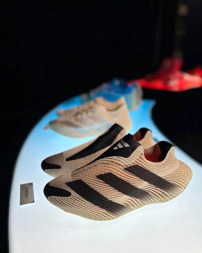 球鞋」不再只是联名、限量款九游会J92025 的「好(图6)